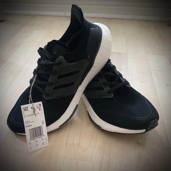 Adidas Ultraboost 21 Running Shoes. NWT
